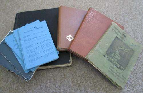 Collection of hundreds of stamps as description