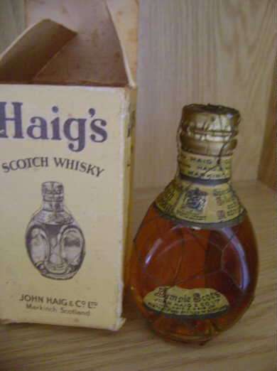 Dimple Scots Miniature Pinch Bottle  (1950's?) - Sealed, in original box - as description