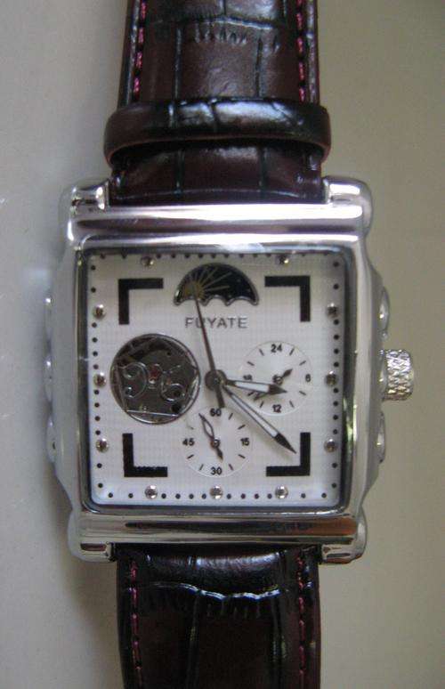 REDUCED BY R200-00 MENS AUTO MECHANICLE SQURE MOON PHASE WATCH