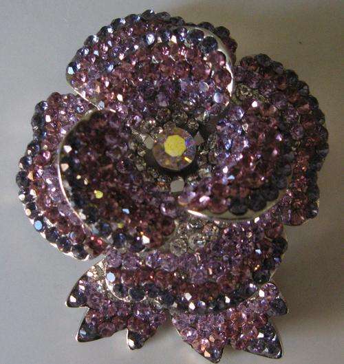 GORGEOUS BLOSSOMING FLOWER 18K GP CRYSTAL BROOCH