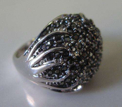 CRYSTAL INCRUSTED COLIFLOWER DRESS RING