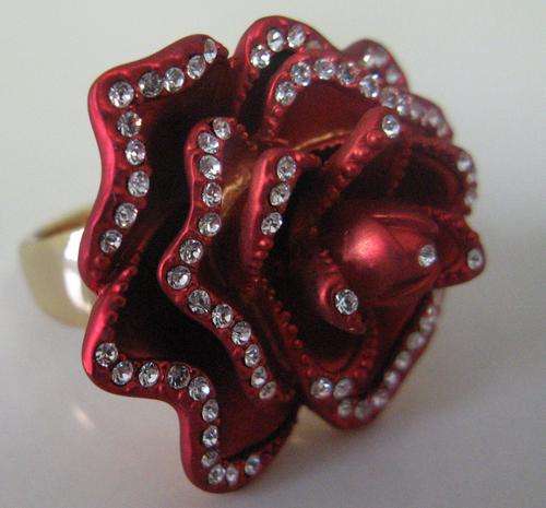 BLOOMING RED ROSE AND CRYSTAL FASHION DRESS RING