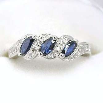 ***Charming !*** Natural Sapphire White Gold Ring