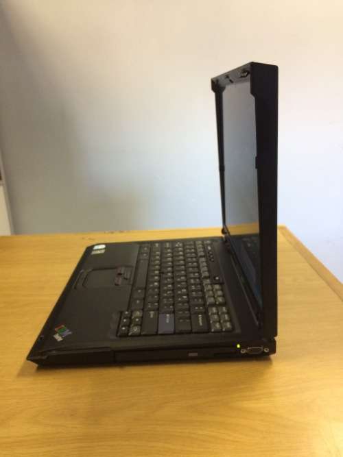 IBM / LENOVO Thinkpad R52 LAPTOP EXCELLENT CONDITION