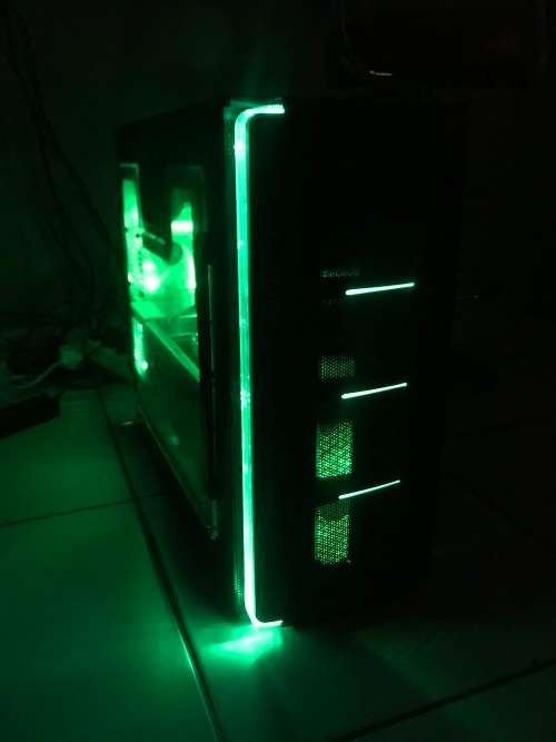 Smilodon Raidmax Gaming PC***GREEN LED's***