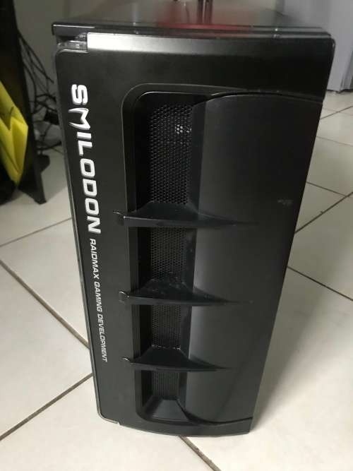 Smilodon Raidmax Gaming PC***GREEN LED's***
