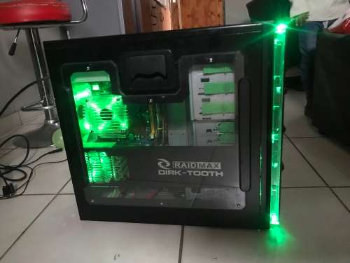 Smilodon Raidmax Gaming PC***GREEN LED's***