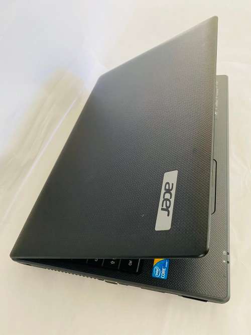 *LIKE NEW**ACER TRAVELMATE 5744 INTEL CORE - i3 | 8GB RAM | 500GB HDD | HD 15.6 LED LCD*