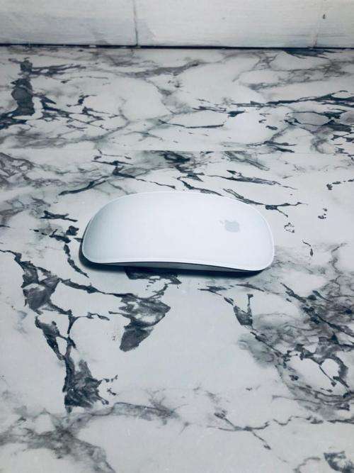 Apple Magic Mouse 2 - Silver + Original Apple Lightning Cable