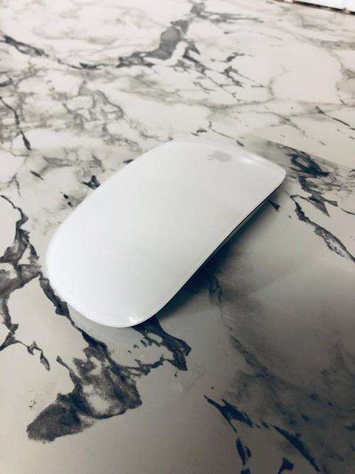 Apple Magic Mouse 2 - Silver + Original Apple Lightning Cable