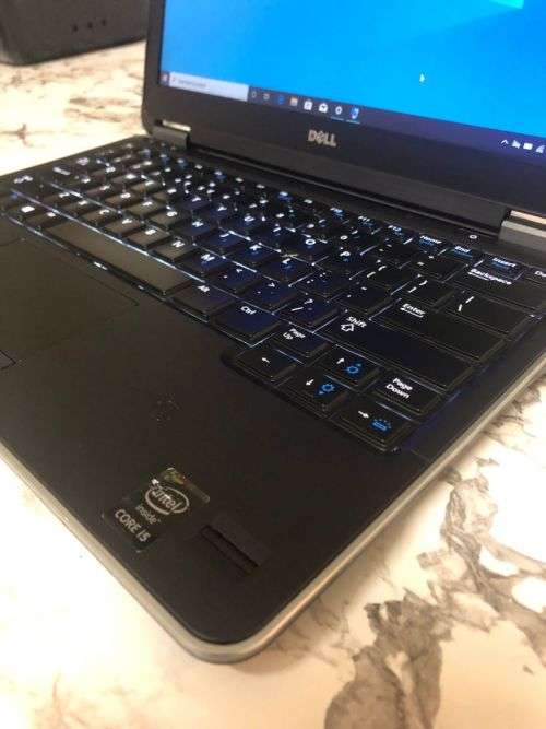 *Dell Latitude E7240 Business Ultrabook Intel Core i5-4210U | 6GB RAM | 128GB M.2 SSD | BACKLIT KB*