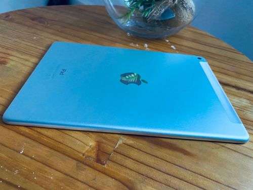 **LIKE NEW Apple iPad Air 2 Wi-Fi AC + Cellular (3G/LTE) iOS 14.6 Model A1567 ******