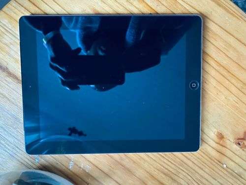 **Excellent** Apple iPad 2 Wi-Fi + 3G  9.7 inch  16GB Model A1396 + Fitted Tampered Glass **