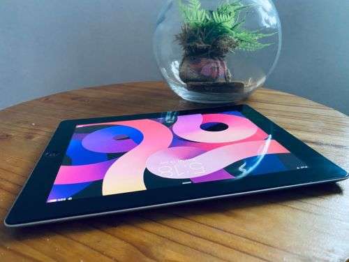 **Excellent** Apple iPad 2 Wi-Fi + 3G  9.7 inch  16GB Model A1396 + Fitted Tampered Glass **