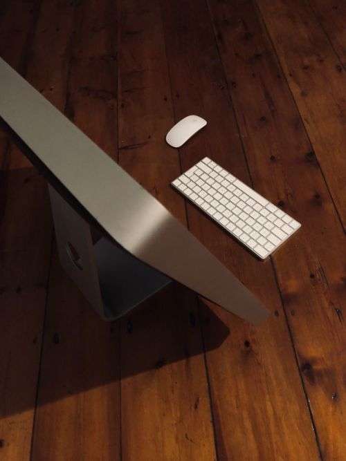 ***Excellent Apple iMac 24 inch 1TB HDD | 4GB RAM | 1080P+ Display | Wireless Combo Deal *****