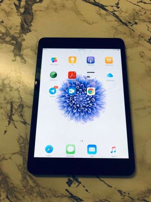 Apple iPad Mini Wi-Fi Only 7.9 inch 16GB Model A1432