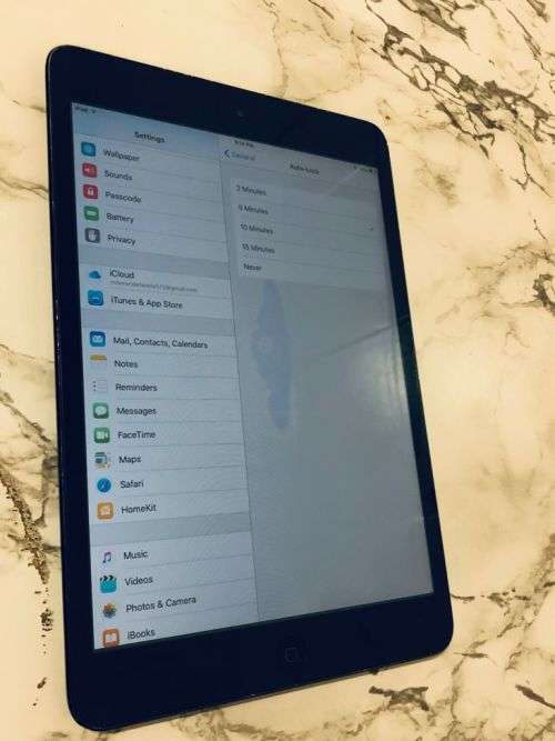 Apple iPad Mini Wi-Fi Only 7.9 inch 16GB Model A1432
