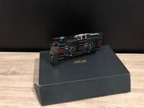 *LIKE NEW* 4K  ASUS GeForce GTX 770 DirectCU II GPU *BOXED*