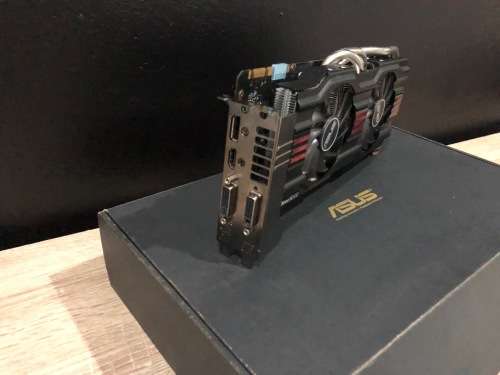 *LIKE NEW* 4K  ASUS GeForce GTX 770 DirectCU II GPU *BOXED*