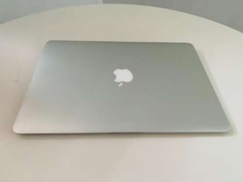13-inch MacBook Air 1.6GHz (2015) Dual Core 5th-Gen Intel Core i5 256GB - Silver - MacOS Monterey
