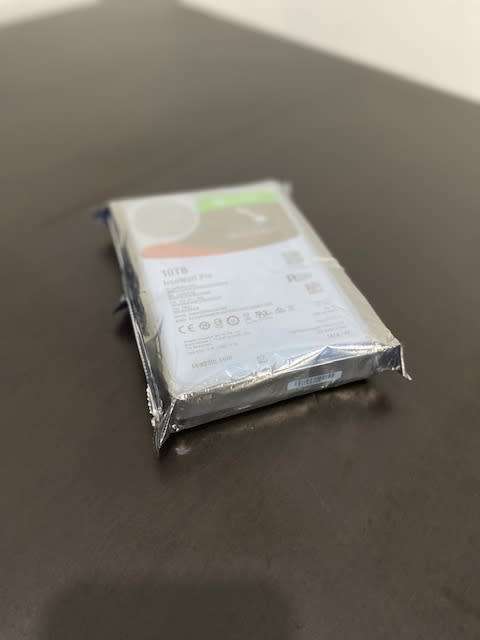 ***NEW AND SEALED*** 10TB Seagate IronWolf 3.5` Internal NAS Hard Drive 7200rpm 256MB Cache