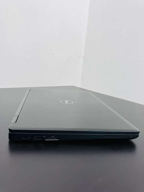 *Like New* - Dell Latitude 5580 15.6` FHD - 7th Gen i7 - 16GB - 256GB SSD - Backlit KB - Type-C  LTE