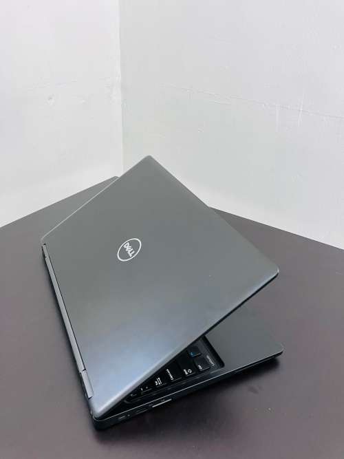 *Like New* - Dell Latitude 5580 15.6` FHD - 7th Gen i7 - 16GB - 256GB SSD - Backlit KB - Type-C  LTE