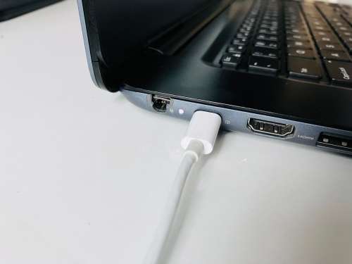 ***Boxed*** Dell Vostro 5581 15.6` FHD - 8th Gen i5 - 8GB - 500GB HDD - Backlit KB - Type-C