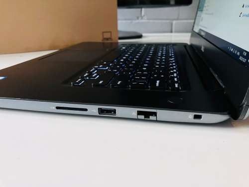 ***Boxed*** Dell Vostro 5581 15.6` FHD - 8th Gen i5 - 8GB - 500GB HDD - Backlit KB - Type-C