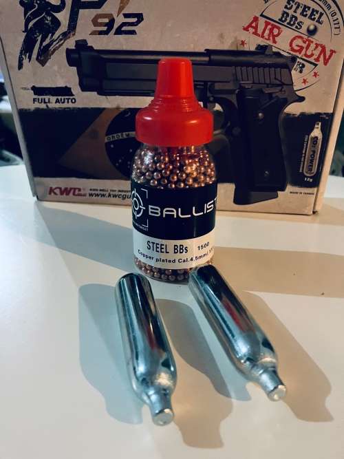 KWC PT92 Full Metal Semi and Full Auto 4.5MM CO2 Blowback Gas Gun Set