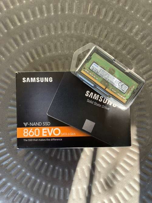 Laptop Upgrade Kit - SAMSUNG EVO 870 500GB SSD + SAMSUNG 8GB DDR4 2666Mhz RAM