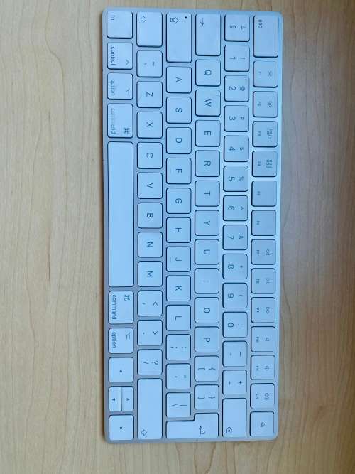 Apple Magic Keyboard Retail R2999