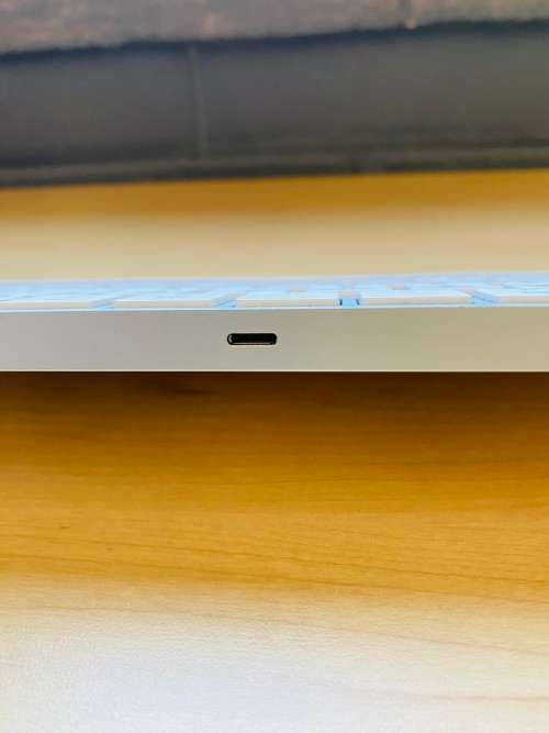 Apple Magic Keyboard Retail R2999