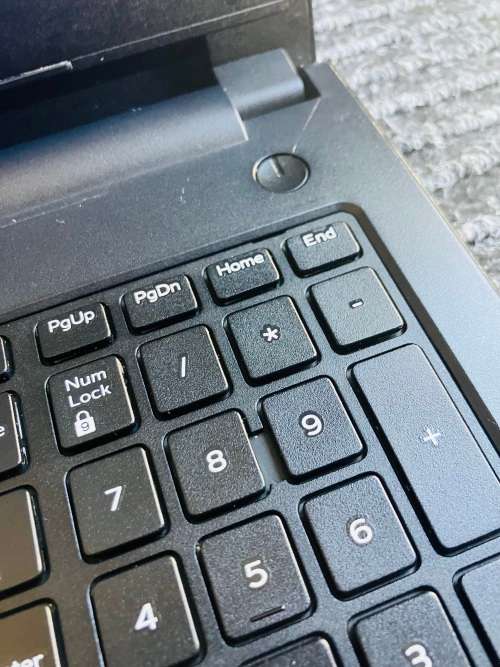 Dell Vostro 15 3568 -  INTEL CORE i3 4th Gen 8GB RAM 500GB HDD 15.6 HD**BOXED***