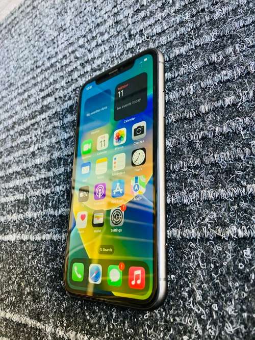 Apple iPhone 11 64GB Black - Excellent Condition