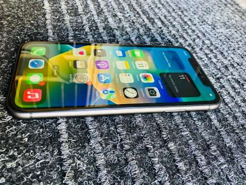 Apple iPhone 11 64GB Black - Excellent Condition