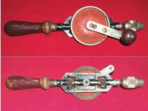 VINTAGE STANLEY HAND DRILL - NEEDS ATTENTION NO KNOB- PLEASE READ DESC
