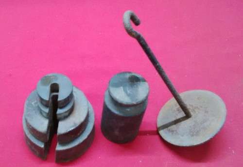 VINTAGE SCALE WEIGHTS-  Please read desc & see pictures