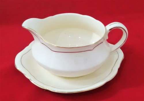 ALFRED MEAKIN GRAVY BOAT  BOWL 17x10cm PLATE 19x17cm - Read Desc & See Pictures