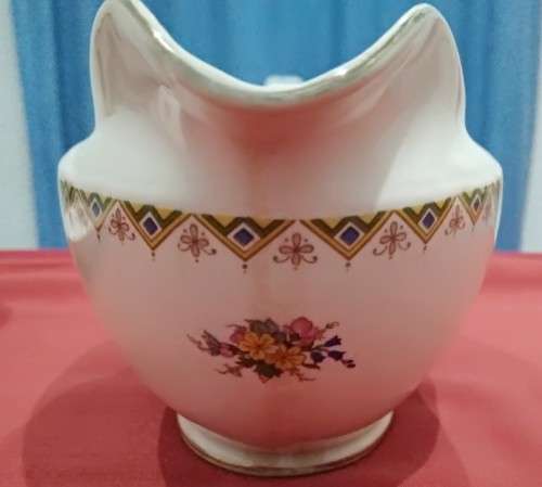 VINTAGE JOHN MADDOCK & SONS IVORY WARE GRAVY BOAT 20x9cm PLATE 21x12cm - Please see Pics & read desc