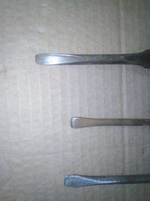 3 VINTAGE SCREWDRIVERS  - Please C Pics N Description