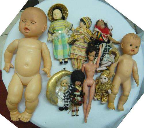 A LOT OF DOLLS FOR 1 BID - See pics & Desc 4 DETAILS