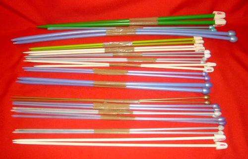 16 PAIRS OF KNITTING NEEDLES  (PH  = R50) - PLEASE C PICS AND DESC