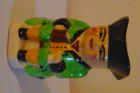 SIGNED DEVONMORE TOBY MUG 8CM  (PH  = R50-COMBINE @ R25) - PLEASE C PICS AND DESC