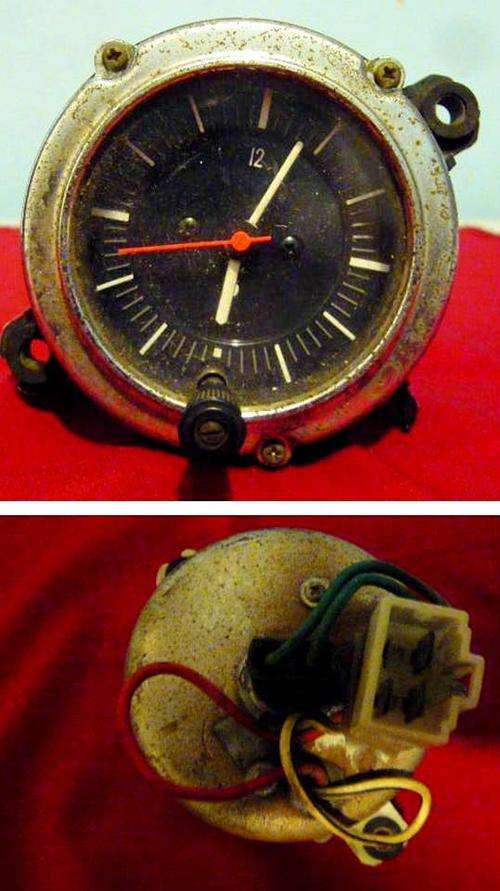 A HARD TO FIND VINTAGE CAR CLOCK  (PH  = R50) - PLEASE C PICS AND DESC