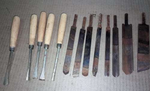 5 CARVING CHISELS & 8 CHISEL BLADES - R125 START