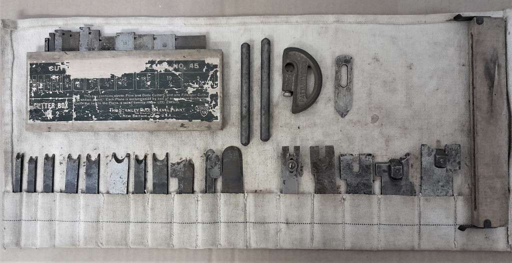 STANLEY No45 SWEETHEART COMBINATION PLANE WITH ATTACHMENT & 30 CUTTERS - ORIG BOX  -See Pictures