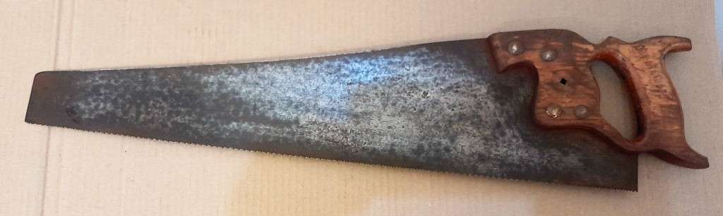 COLLECTABLE EC ATKINS & Co SAW - NAME ON HANDLE & SLIGHTLY VISIBLE ETCHING  - PLEASE SEE PICTURES &