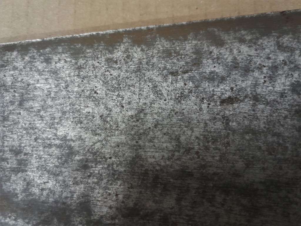 COLLECTABLE EC ATKINS & Co SAW - NAME ON HANDLE & SLIGHTLY VISIBLE ETCHING  - PLEASE SEE PICTURES &