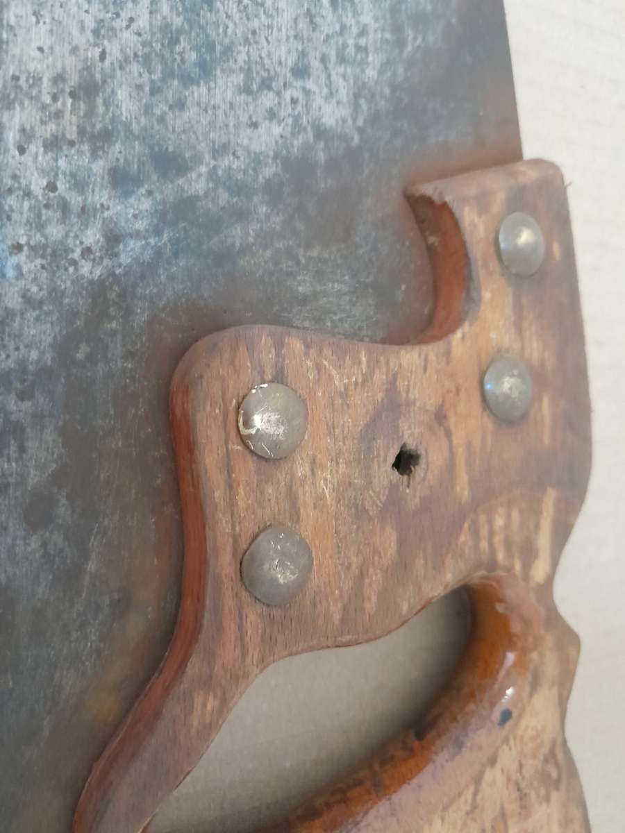 COLLECTABLE EC ATKINS & Co SAW - NAME ON HANDLE & SLIGHTLY VISIBLE ETCHING  - PLEASE SEE PICTURES &